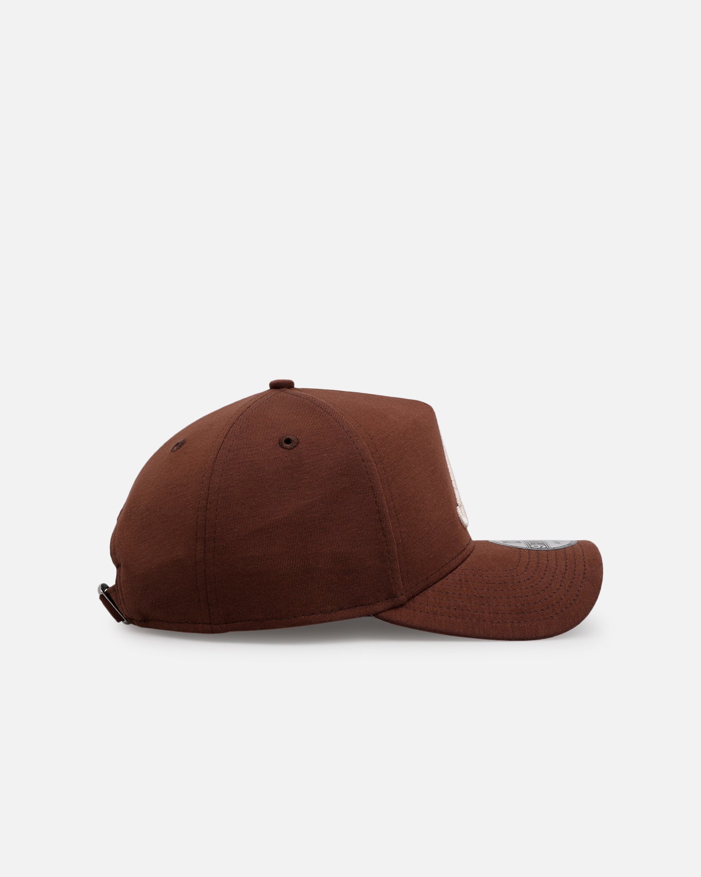 New Era Atlanta Braves 'Cozy 2.0' 9FORTY A-Frame Brown Strapback - Your Stylish Game Day Essential