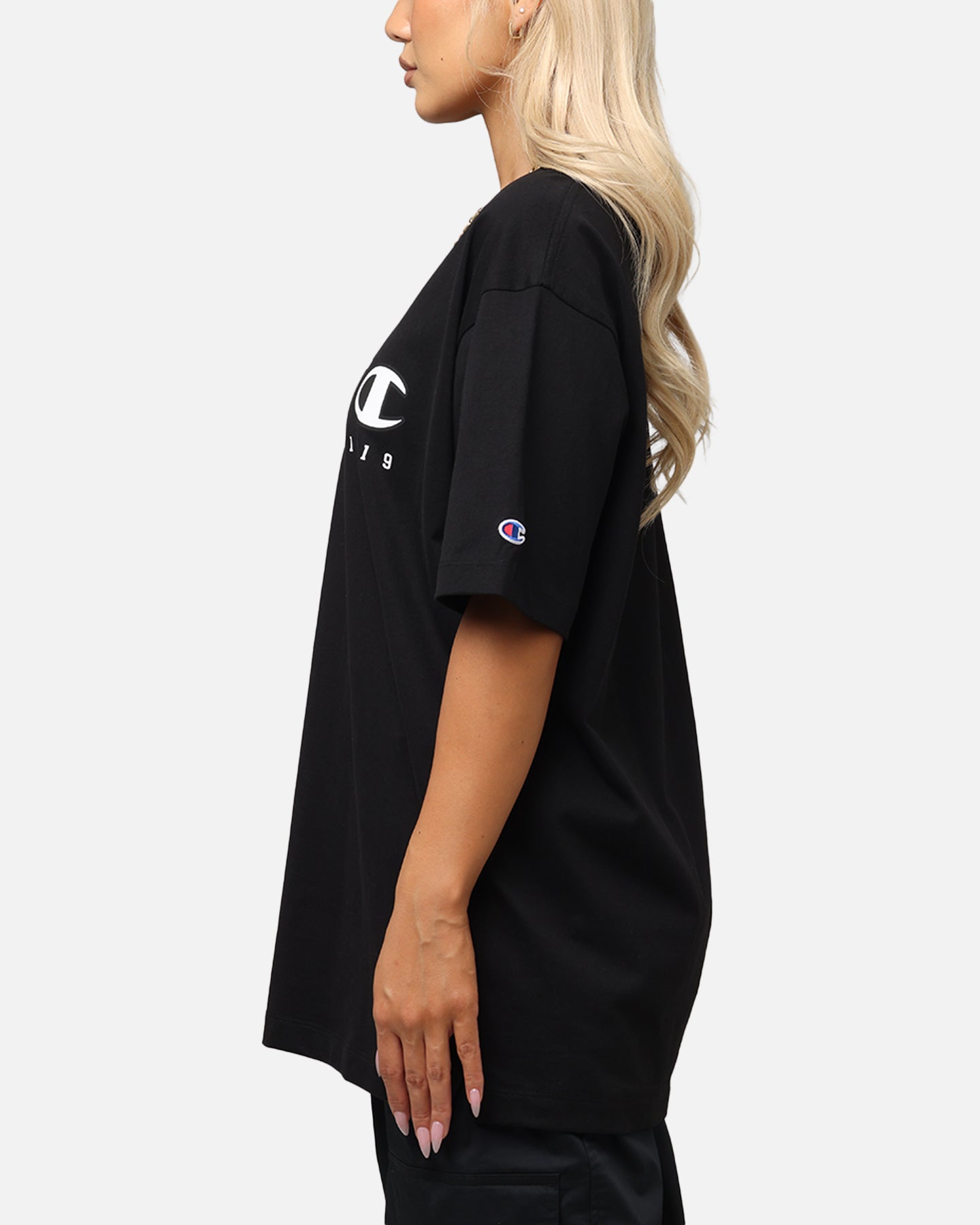 Champion Rochester Black Graphic T-Shirt - Elevate Your Street Style